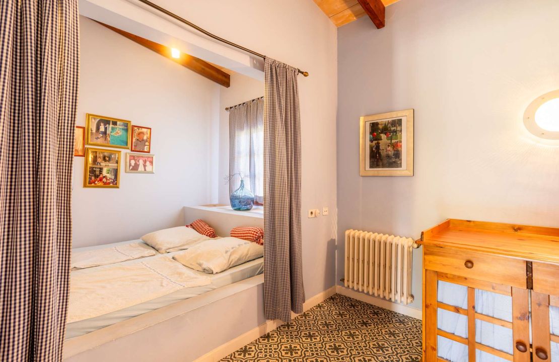 Charming Country Retreat near Campanet with Main House & Guesthouse